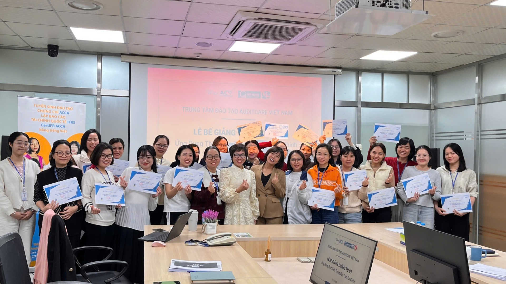 Lễ bế giảng cùng học viên Trung tâm Đào tạo AuditCare Việt Nam